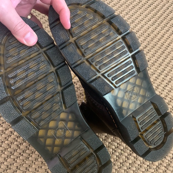Doc Martin AirWair Boots 🥾 - Picture 2 of 7